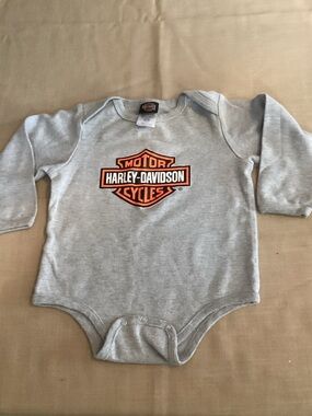 Euc Harley-Davidson Gray Long-Sleeve Baby One-Piece with Orange Logo